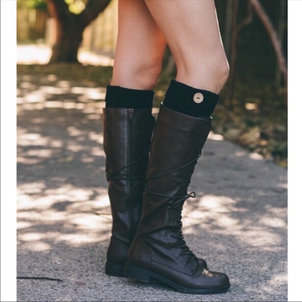 Cable knit button boot socks - Picture 2 of 3